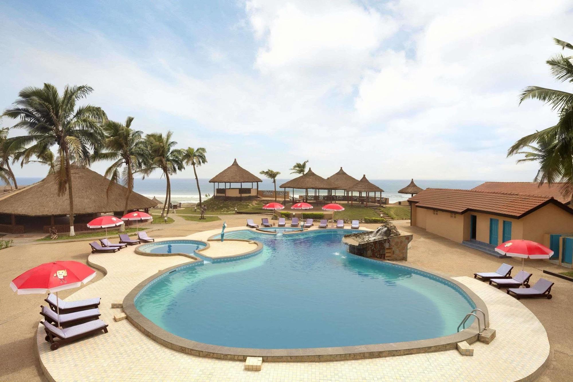 Ramada Resort Accra Eksteriør billede