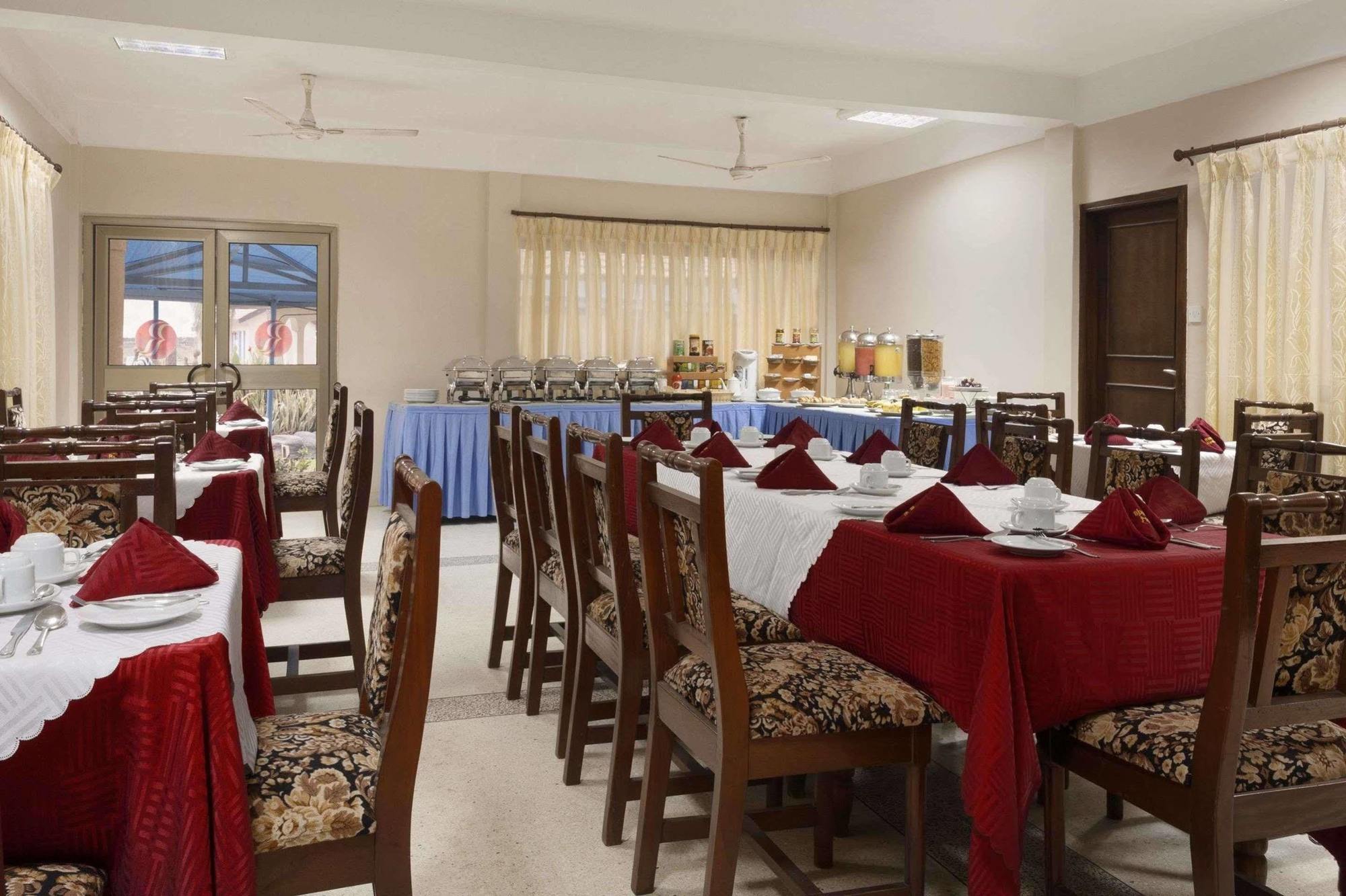 Ramada Resort Accra Eksteriør billede