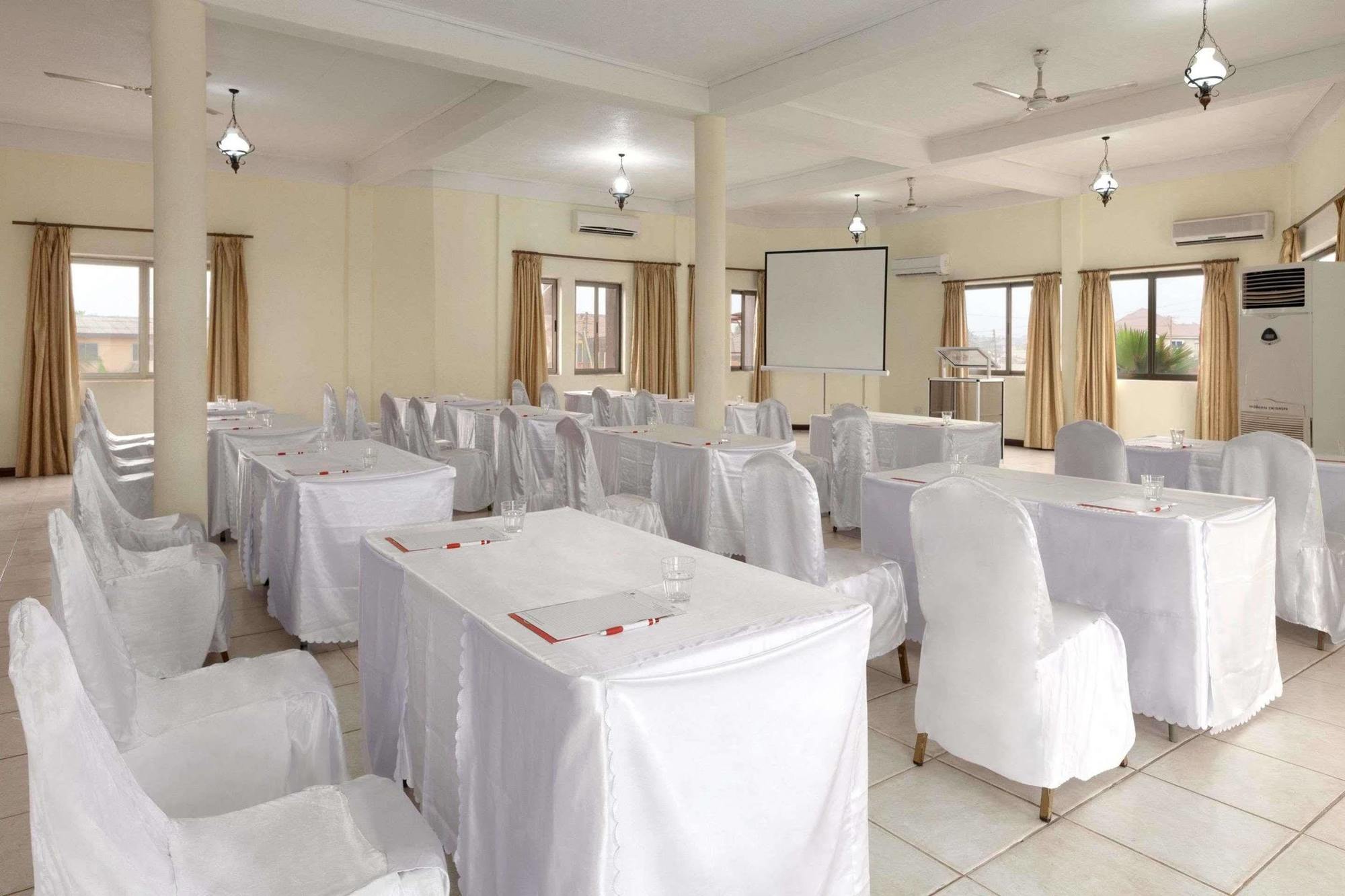 Ramada Resort Accra Eksteriør billede
