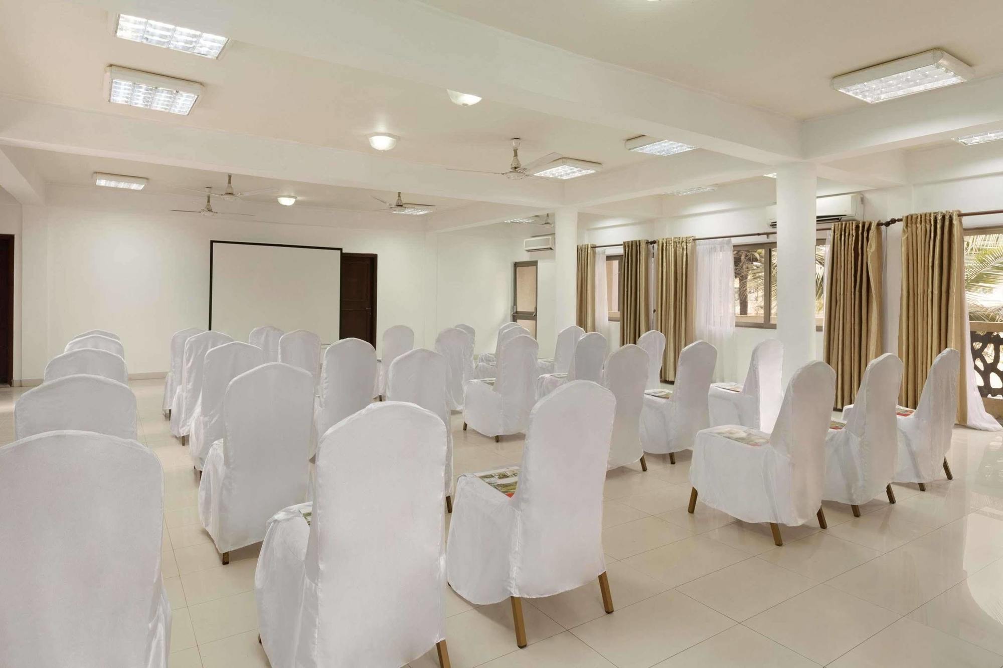 Ramada Resort Accra Eksteriør billede