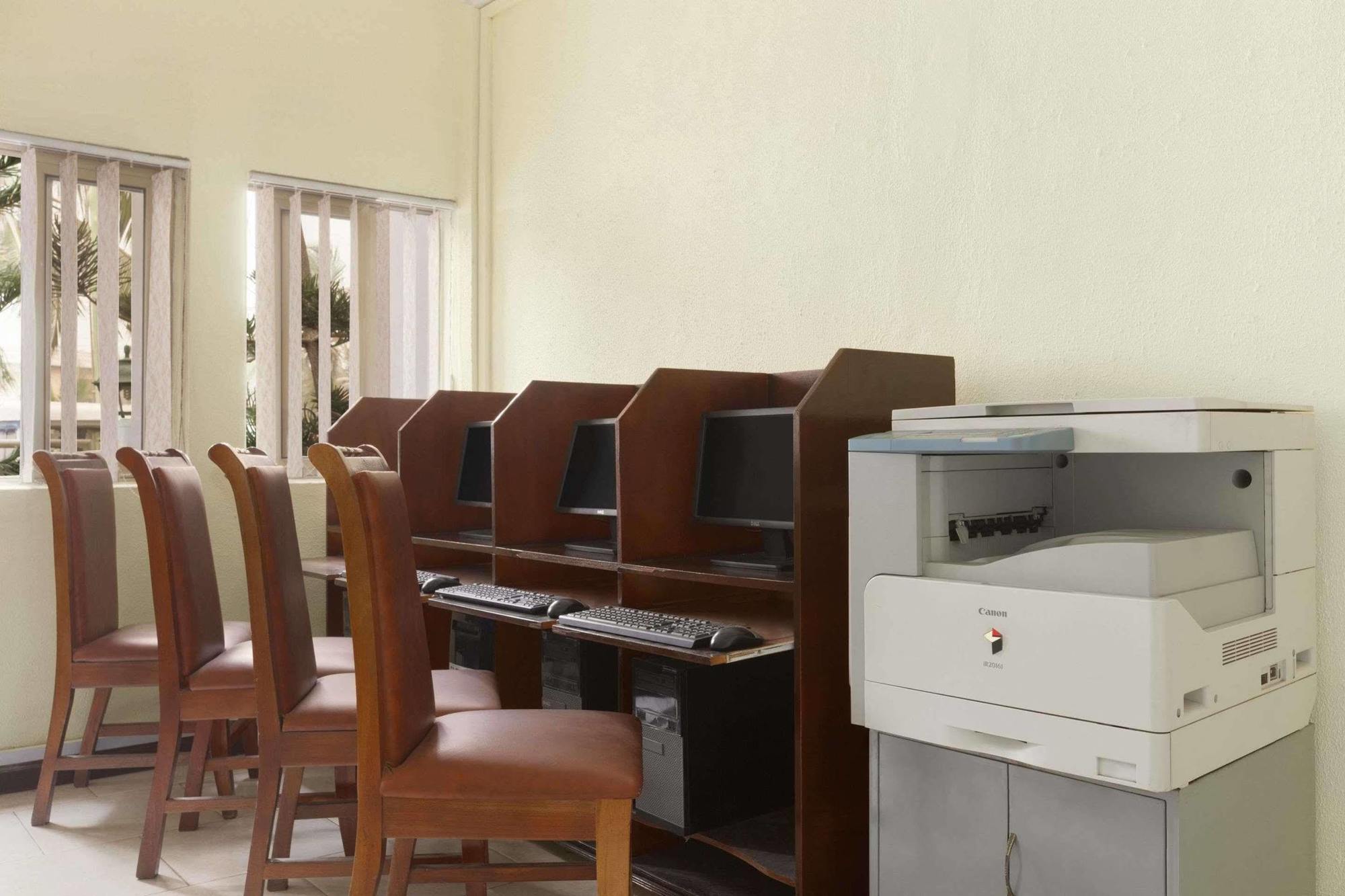 Ramada Resort Accra Eksteriør billede