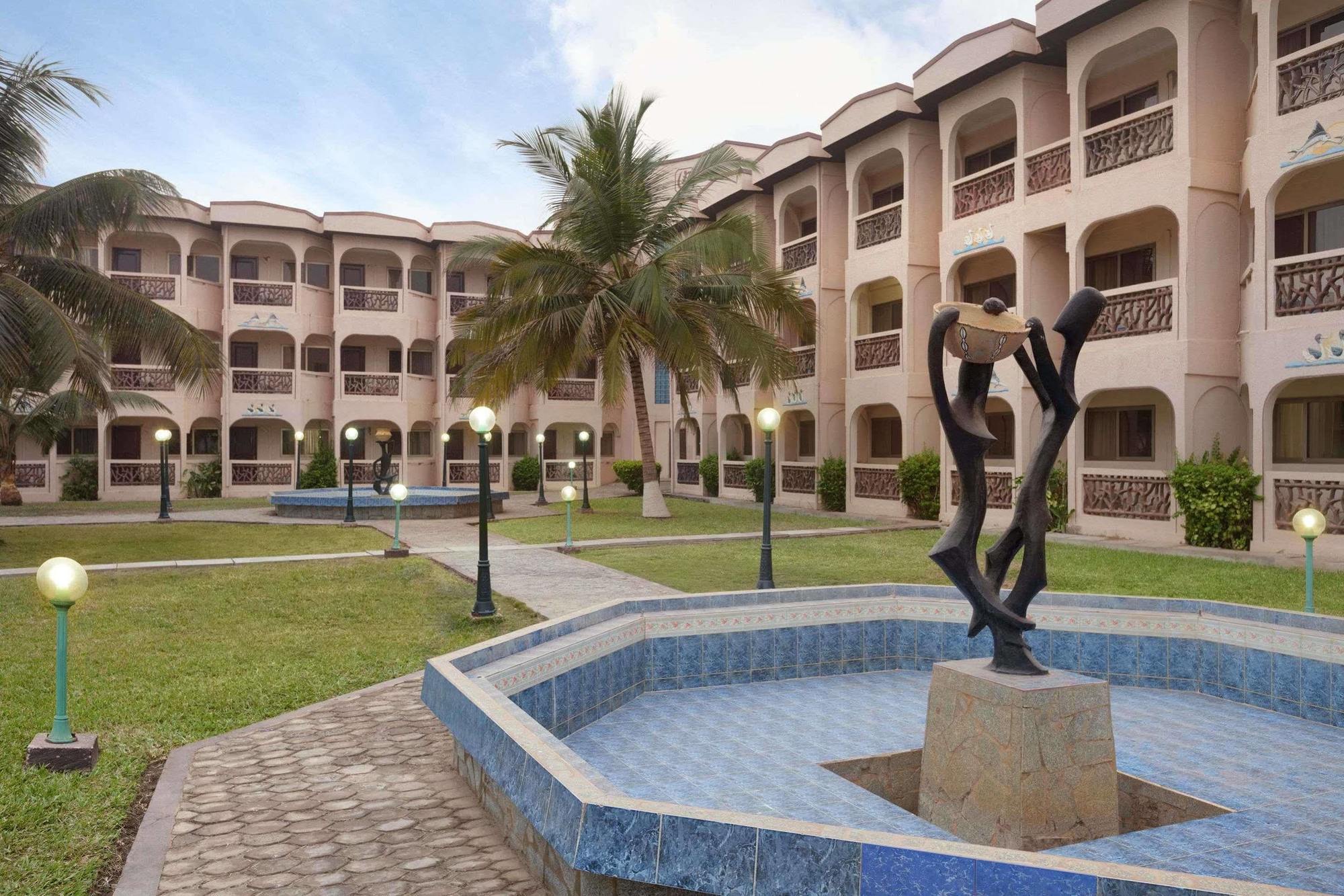 Ramada Resort Accra Eksteriør billede